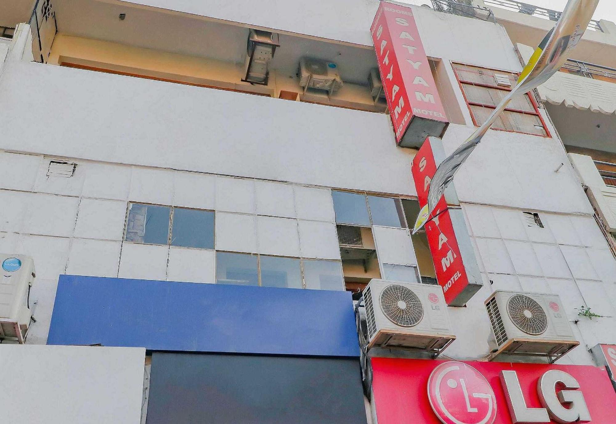 Hotel O Sameer Residency Chandīgarh Екстериор снимка